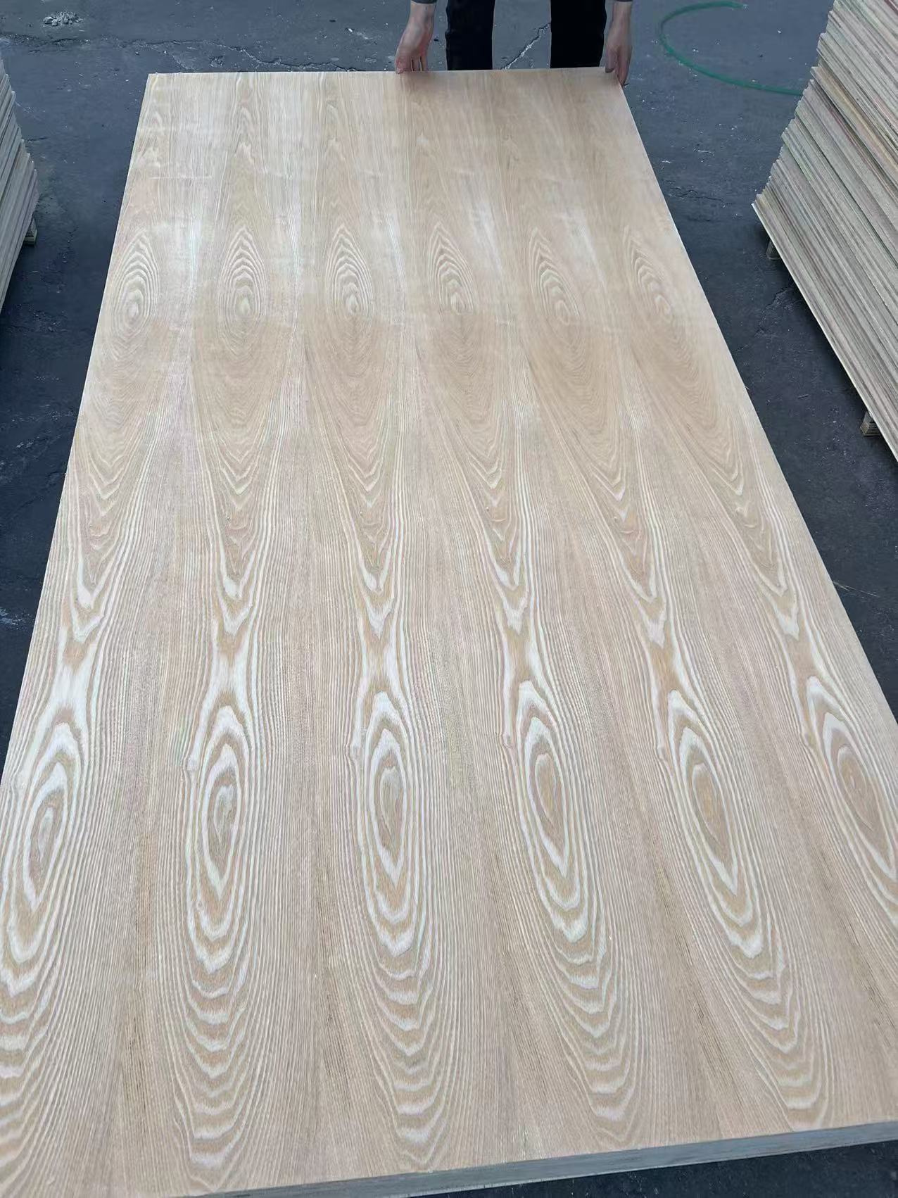 Furniture grade 1220X2440X3-25mm ashtree veneer plywood 